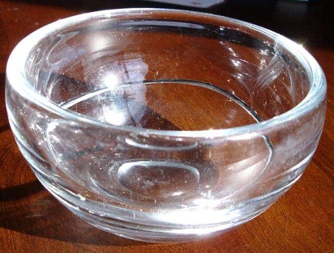 Cracked glassware bowl - thermal shock